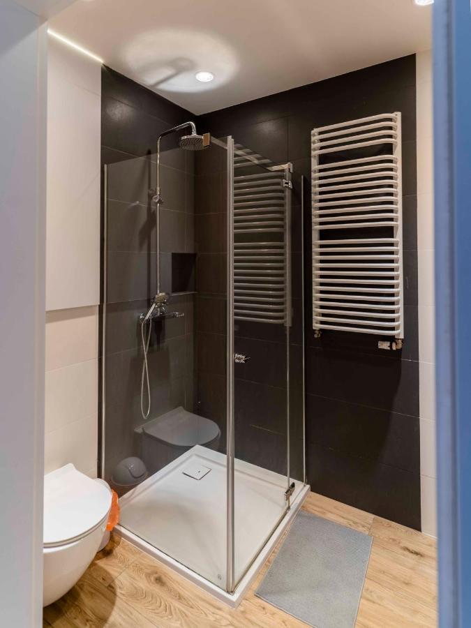 First -- Green Zoliborz Apartment 2 Варшава Экстерьер фото