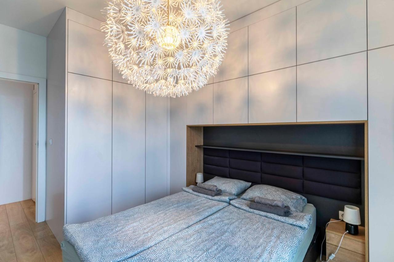 First -- Green Zoliborz Apartment 2 Варшава Экстерьер фото