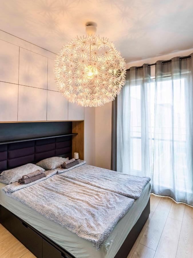 First -- Green Zoliborz Apartment 2 Варшава Экстерьер фото